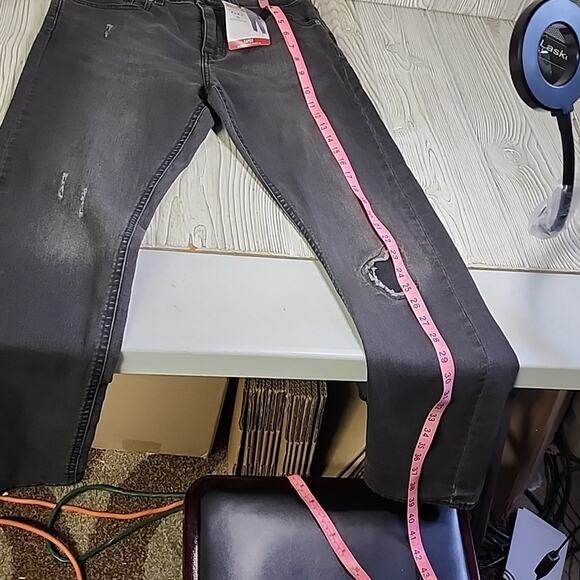 Levi's Signature Black Denim Taper Jeans Distreseed Adjustable Waist Boys 18 NWT - Picture 11 of 15